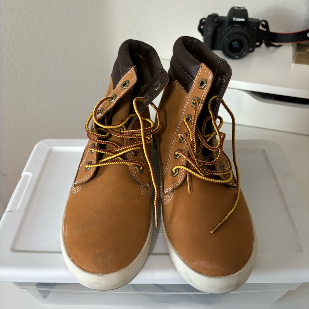 Timberland Skyla Bay 6-inch Boot Brown women size 7.5